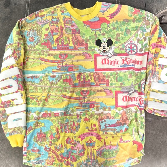 Walt Disney World Vault Collection spirit jersey adult medium - Picture 2 of 6